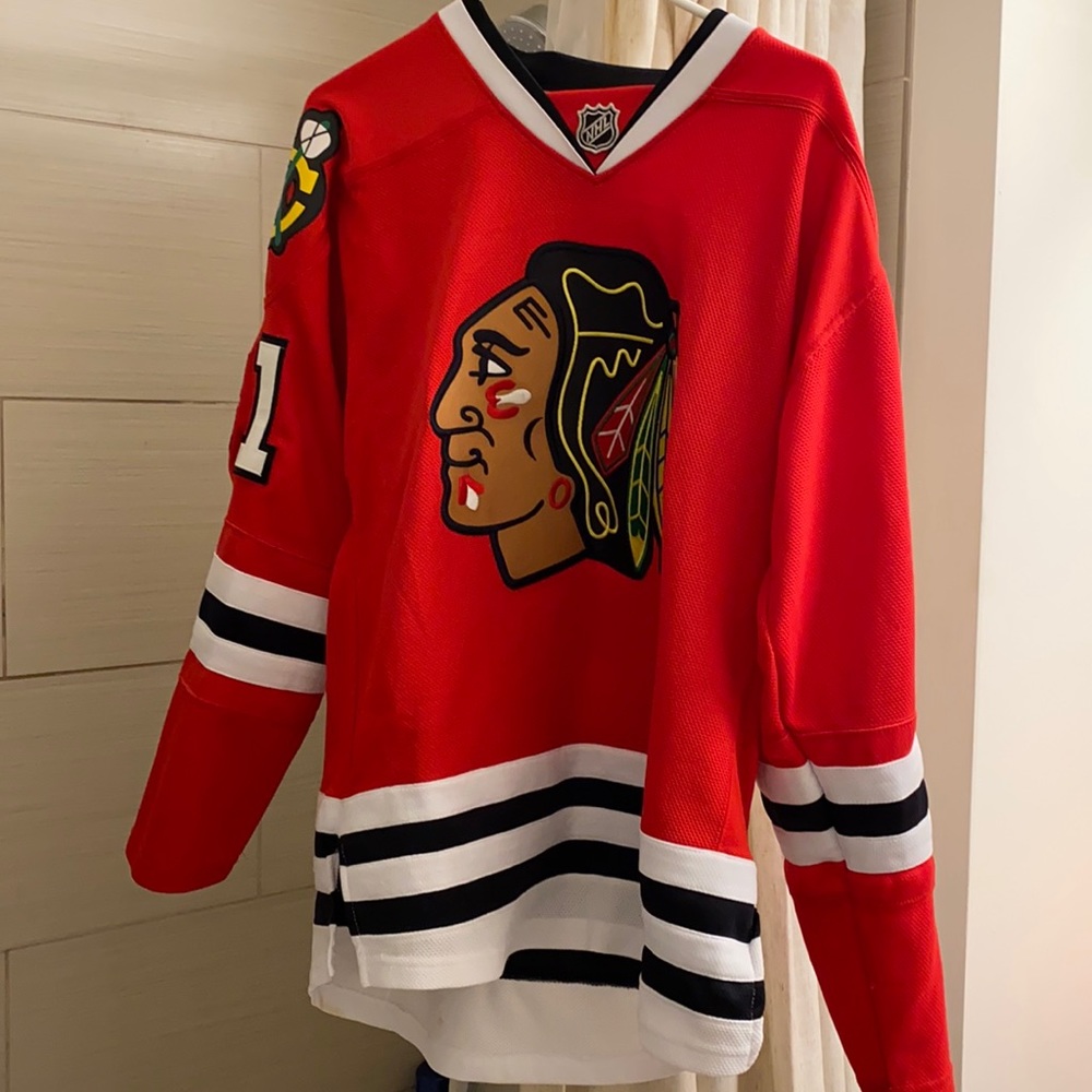 BLACKHAWKS JERSEY - BARELY WORN